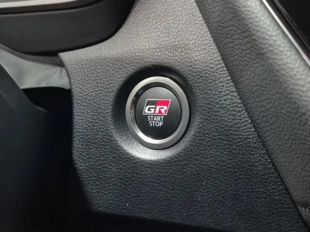 Toyota Corolla * GR * КОМПЛЕКТ ГУМИ * ДИСТРОНИК * ПОДГРЕВ, снимка 14 - Автомобили и джипове - 53448197