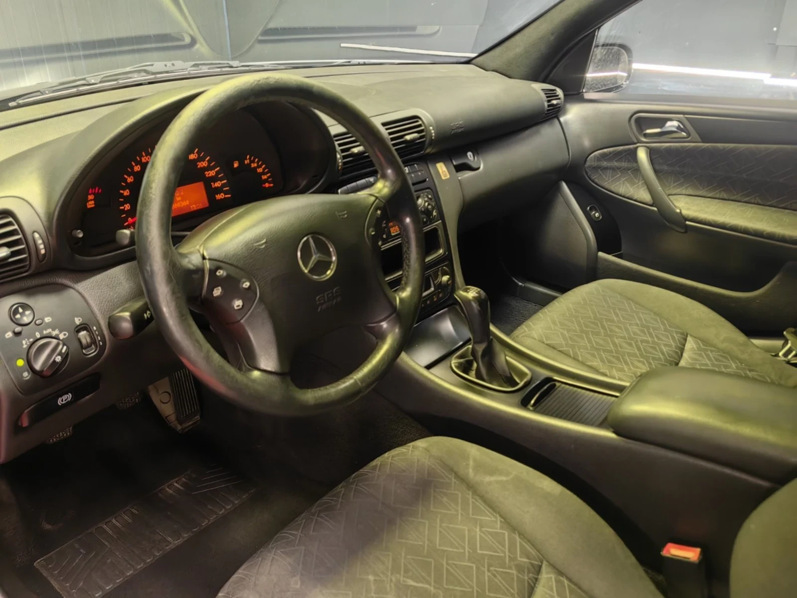Mercedes-Benz C 220  - изображение 8