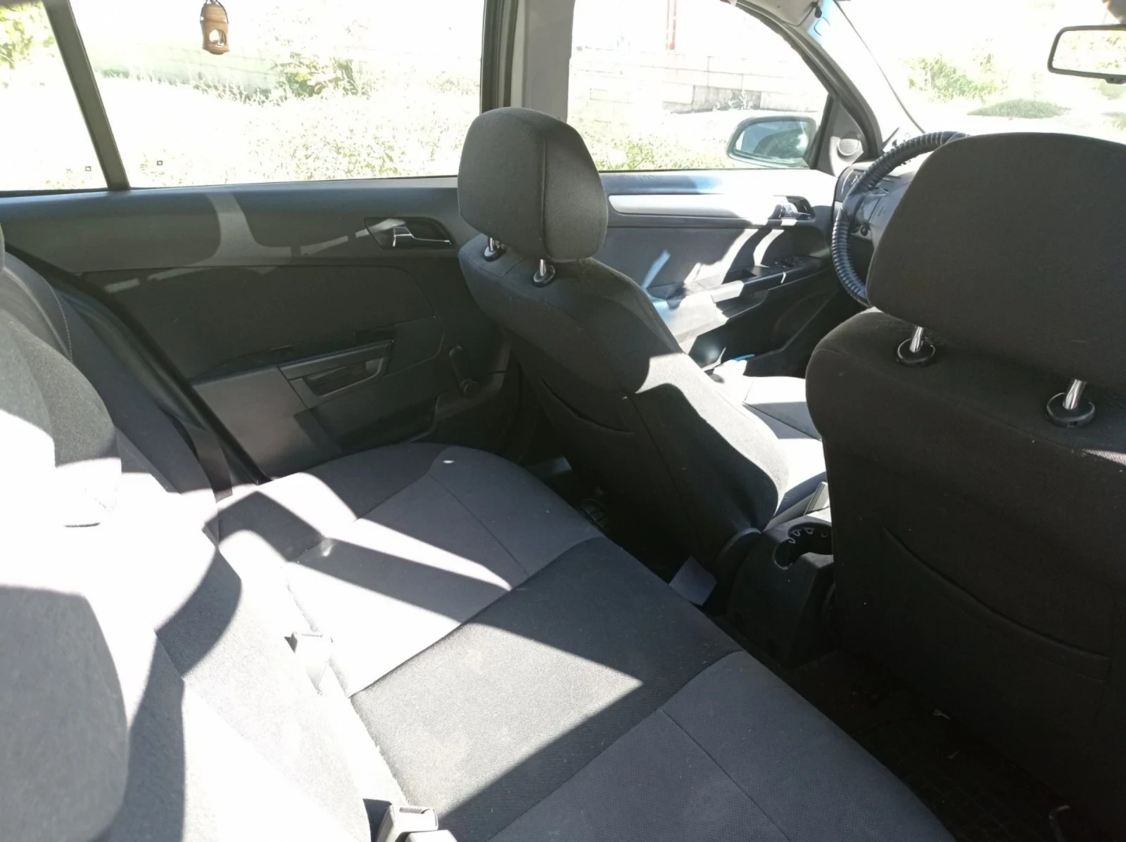 Opel Astra 1, 7 CDTI - изображение 4