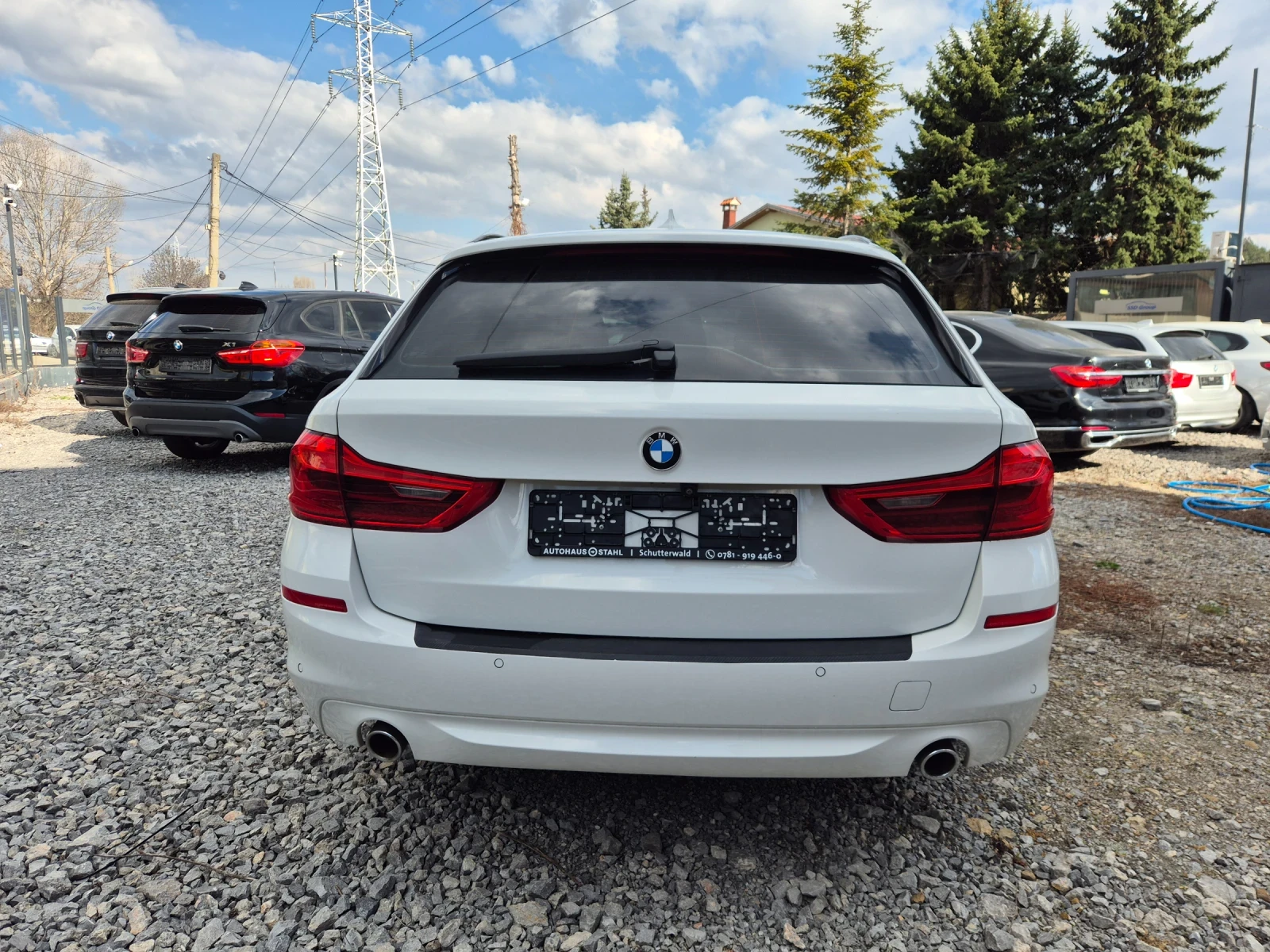 BMW 520 i Германия! Ел.теглич! Подгрев волан! Чисто нова!, снимка 5 - Автомобили и джипове - 53363852