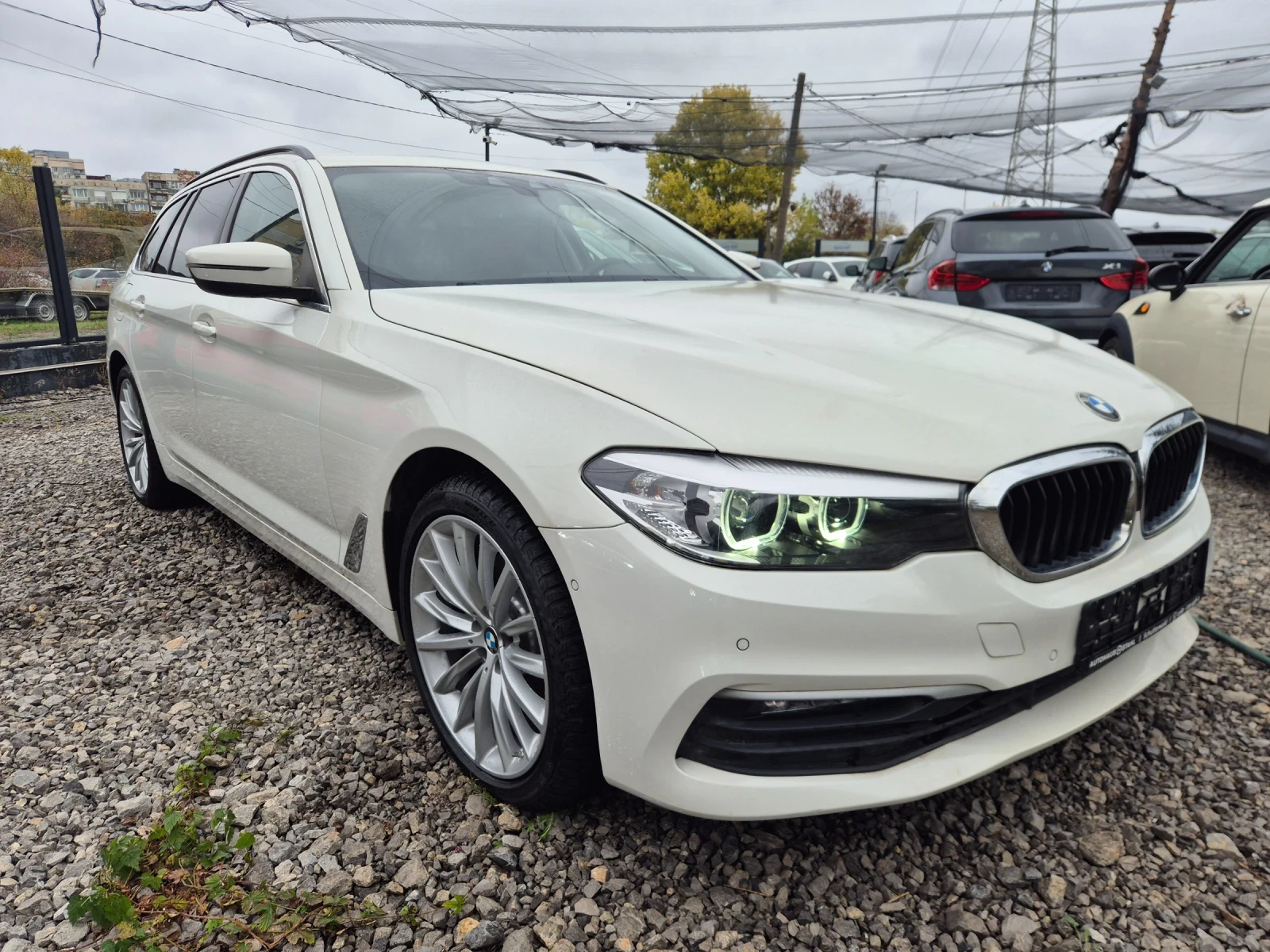 BMW 520 i Германия! Ел.теглич! Подгрев волан! Чисто нова!