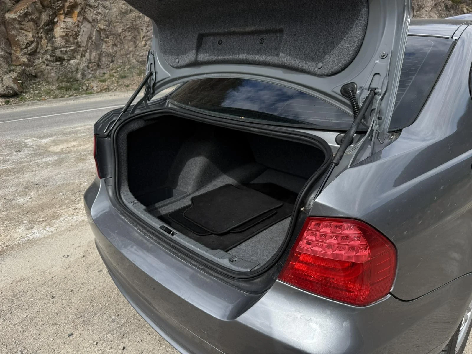 BMW 320, снимка 17 - Автомобили и джипове - 54157706