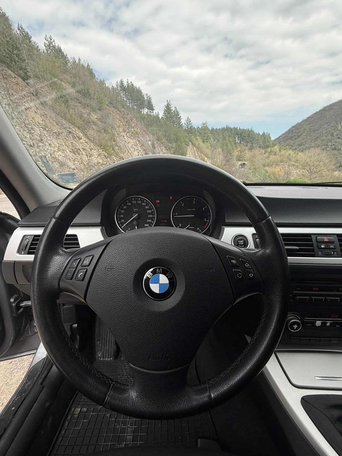 BMW 320, снимка 13 - Автомобили и джипове - 54157706