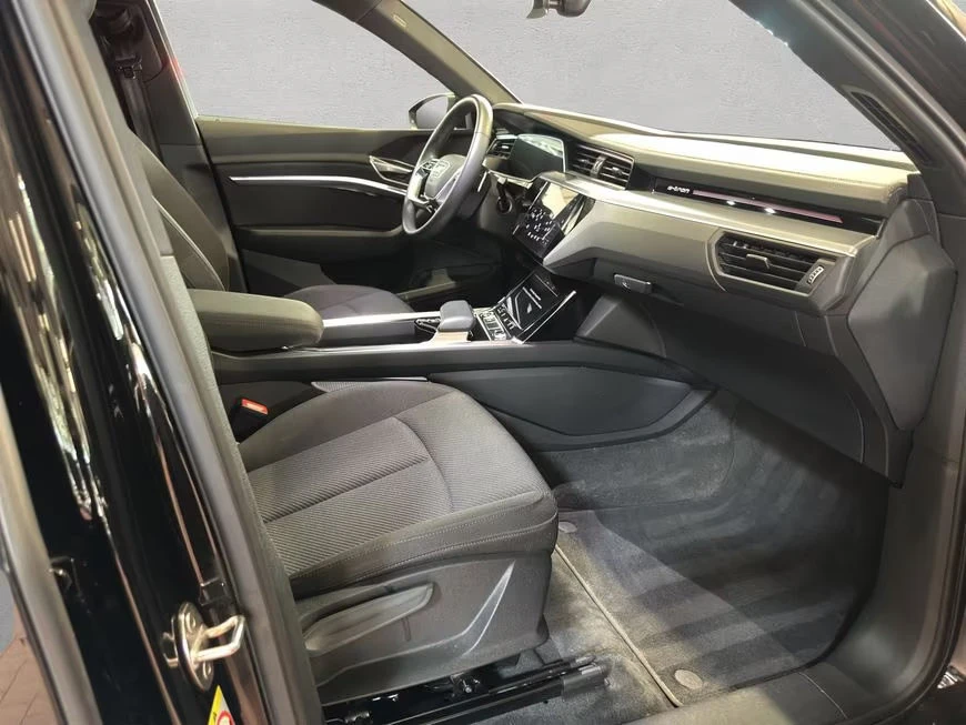 Audi E-Tron SPORTBACK55/408HP/QUTTRO/SLINE/CAM/NAVI/PANO/297z, снимка 14 - Автомобили и джипове - 54193333