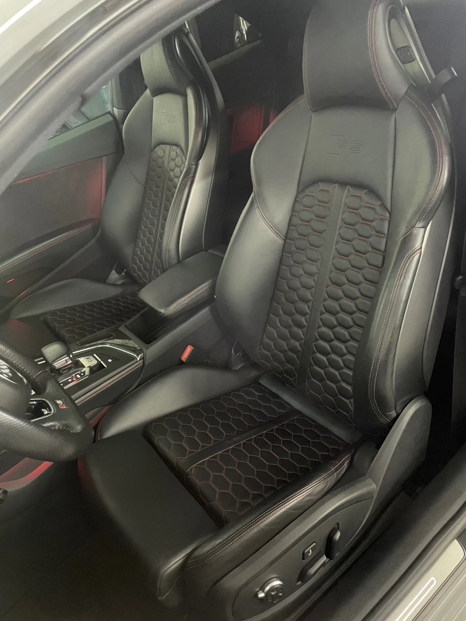 Audi Rs5 B&O/head-up/karbon/360/Distr/подгр/Панор/ОБСЛУЖЕН/, снимка 10 - Автомобили и джипове - 54649058