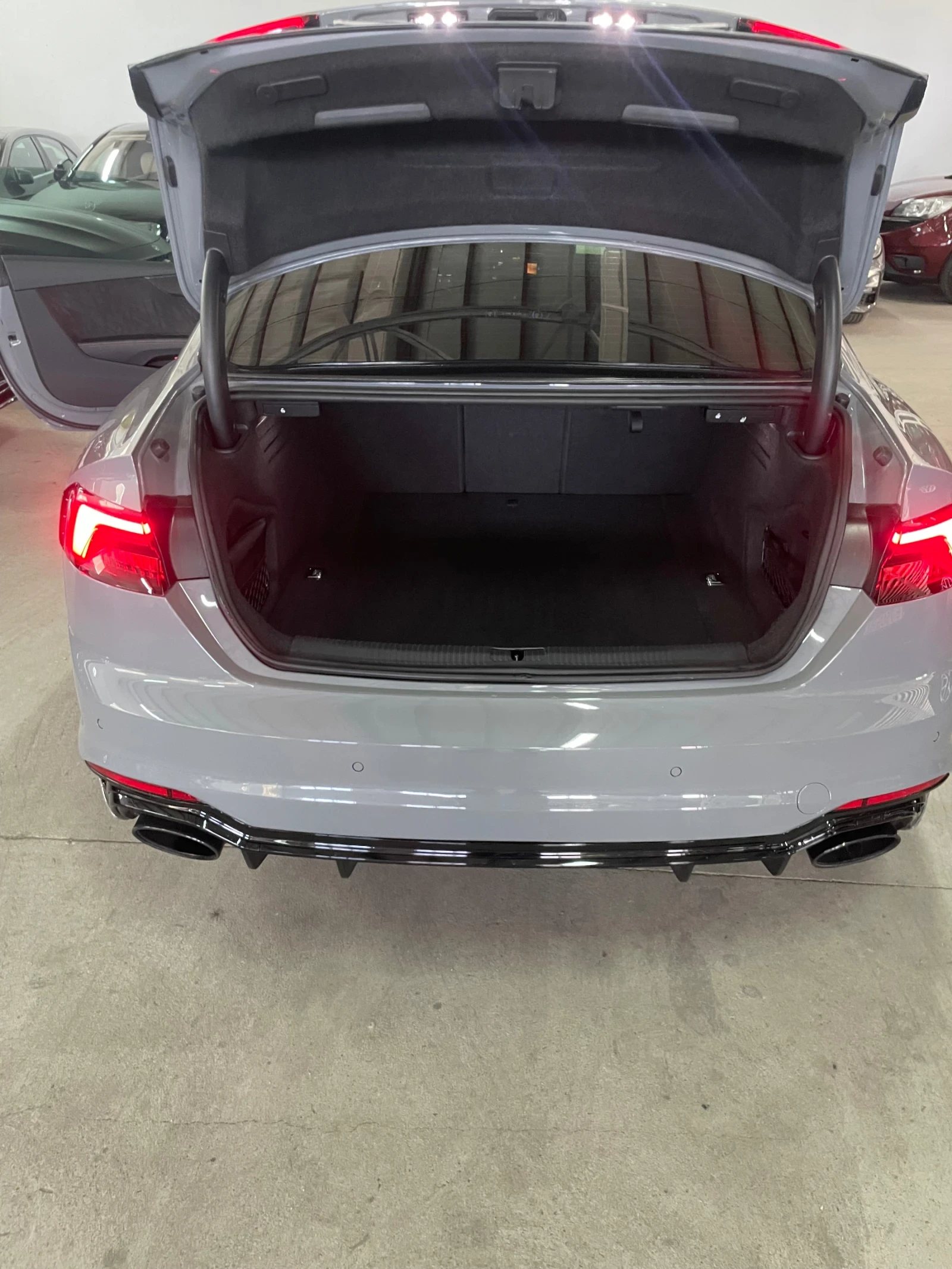 Audi Rs5 B&O/head-up/karbon/360/Distr/подгр/Панор/ОБСЛУЖЕН/, снимка 17 - Автомобили и джипове - 54649058