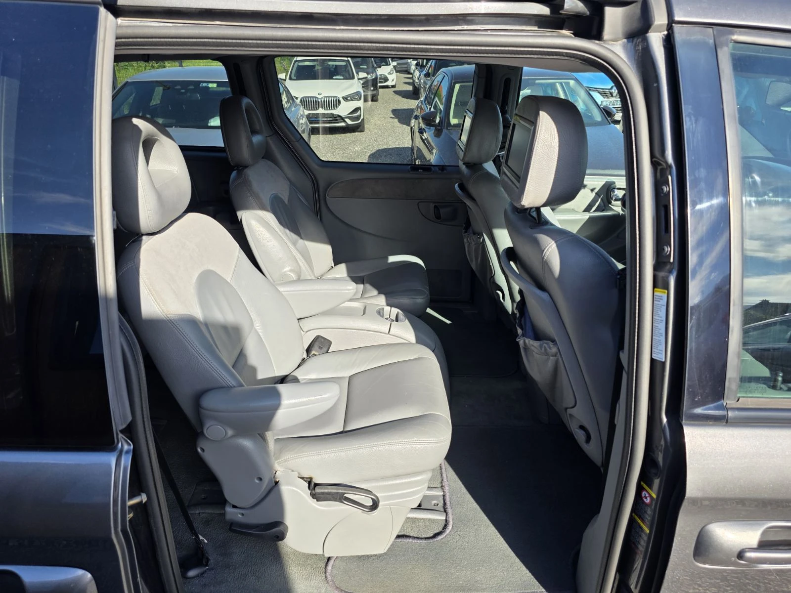 Chrysler Gr.voyager 3.3LPG/4x4/Automatic/7места, снимка 10 - Автомобили и джипове - 54721929