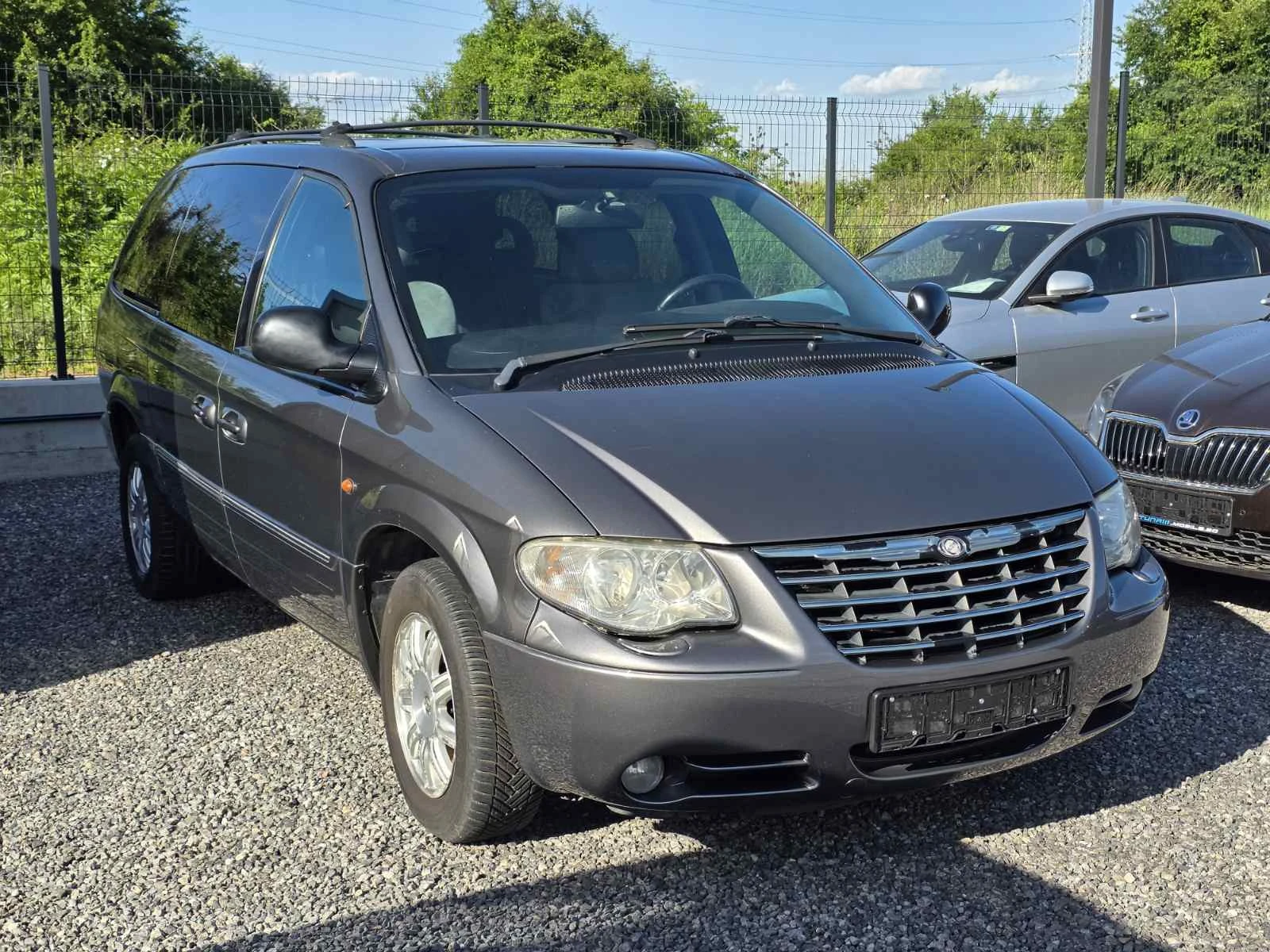 Chrysler Gr.voyager 3.3LPG/4x4/Automatic/7места, снимка 3 - Автомобили и джипове - 54721929
