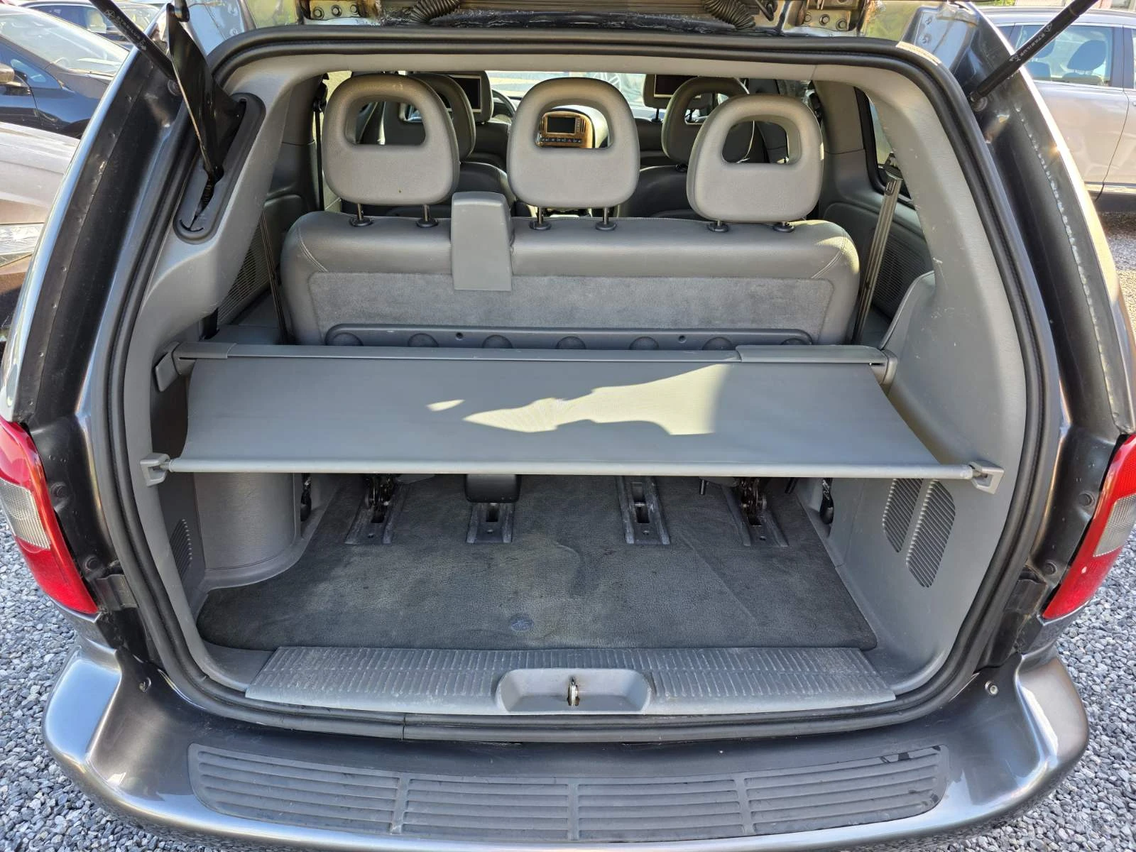 Chrysler Gr.voyager 3.3LPG/4x4/Automatic/7места, снимка 12 - Автомобили и джипове - 54721929