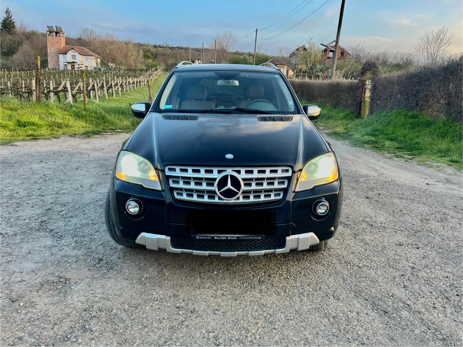Mercedes-Benz ML 550 AMG LINE* LPG* 388* KEYLESS* 5.5* V8* CARFAX, снимка 3 - Автомобили и джипове - 54796873
