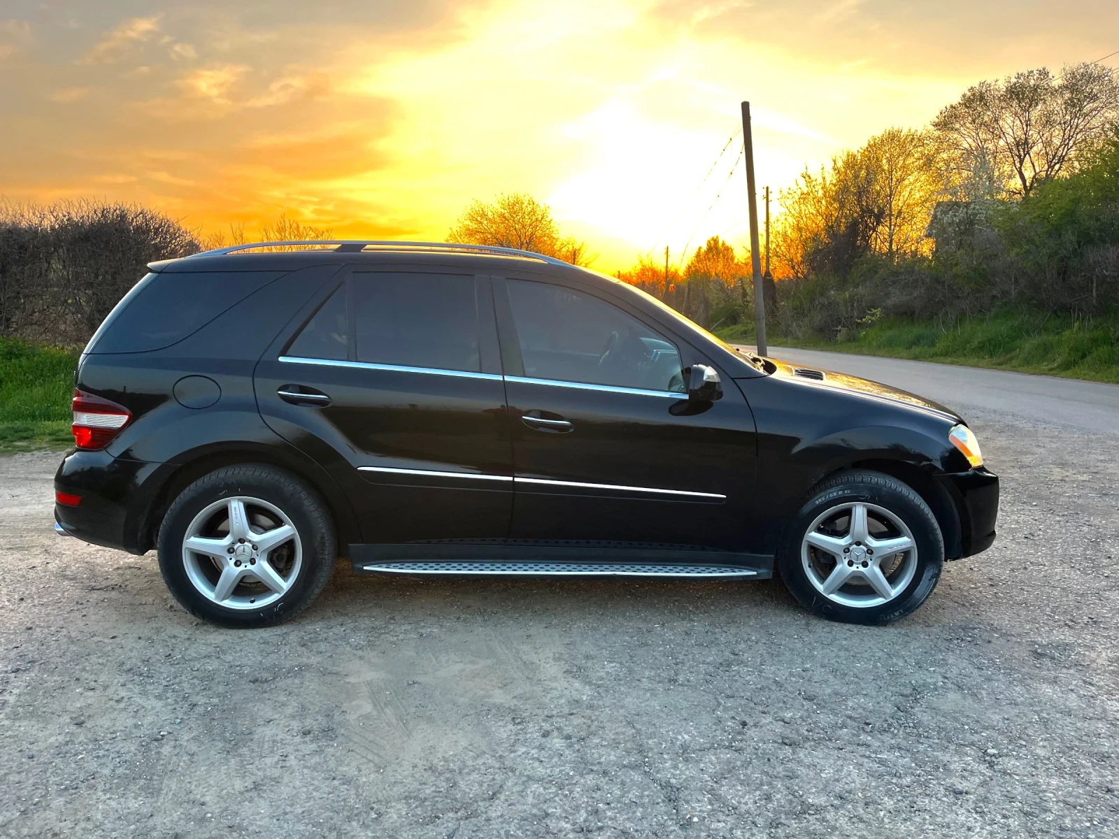Mercedes-Benz ML 550 AMG LINE* LPG* 388* KEYLESS* 5.5* V8* CARFAX, снимка 11 - Автомобили и джипове - 54796873