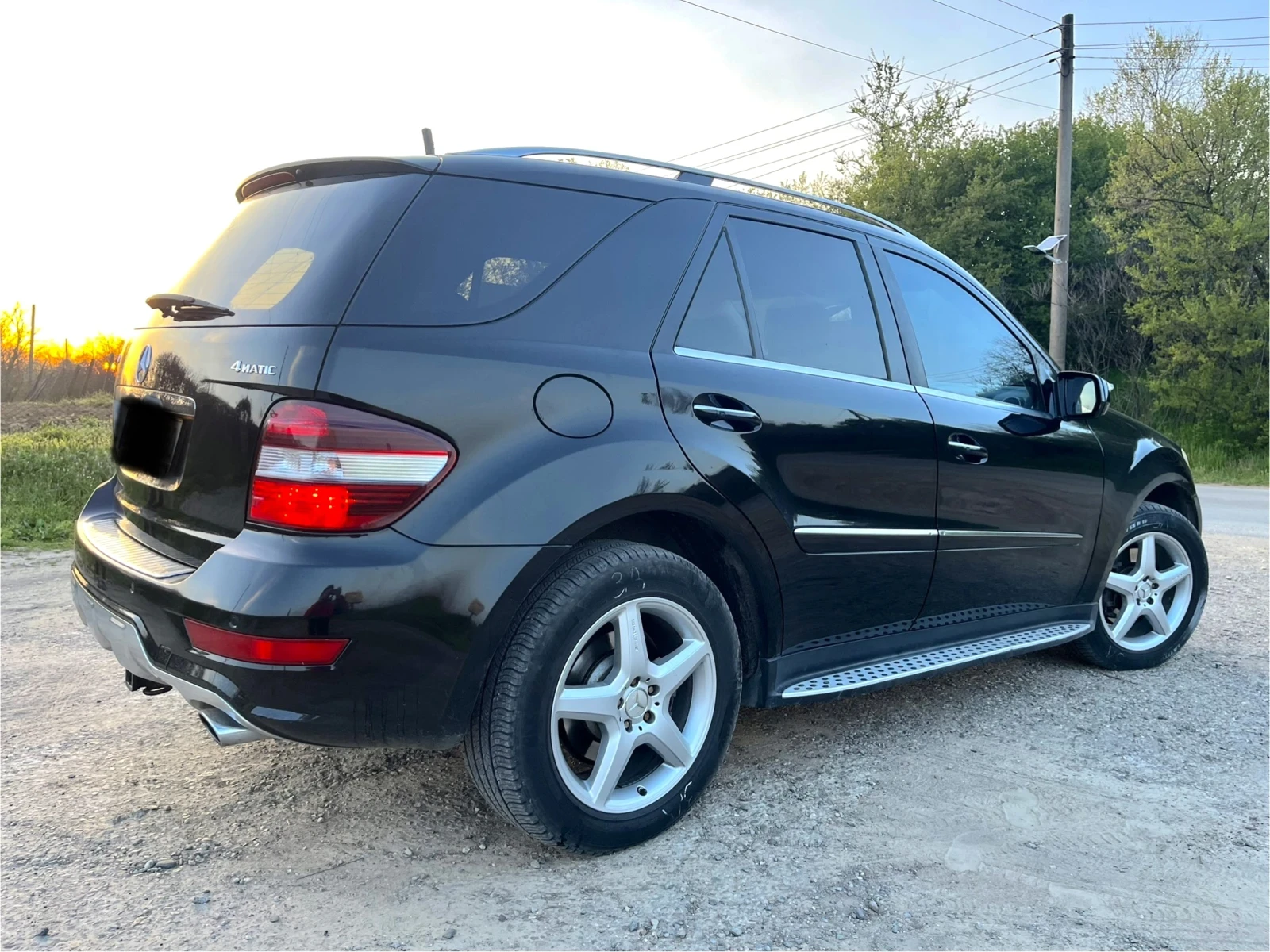 Mercedes-Benz ML 550 AMG LINE* LPG* 388* KEYLESS* 5.5* V8* CARFAX, снимка 10 - Автомобили и джипове - 54796873