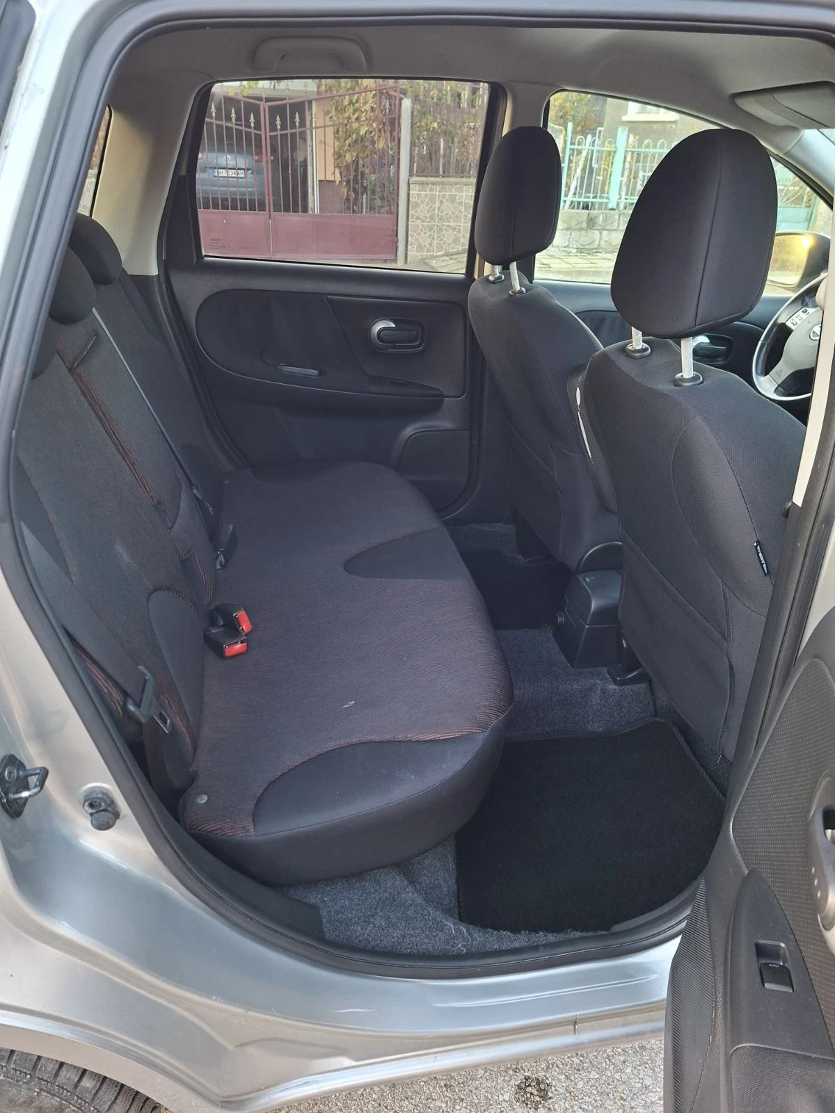 Nissan Note 1.4i 88кс, снимка 9 - Автомобили и джипове - 54852581