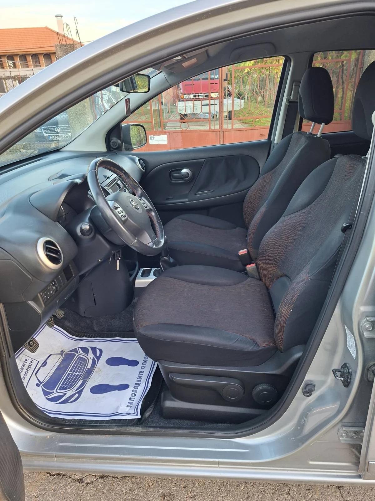 Nissan Note 1.4i 88кс, снимка 8 - Автомобили и джипове - 54852581