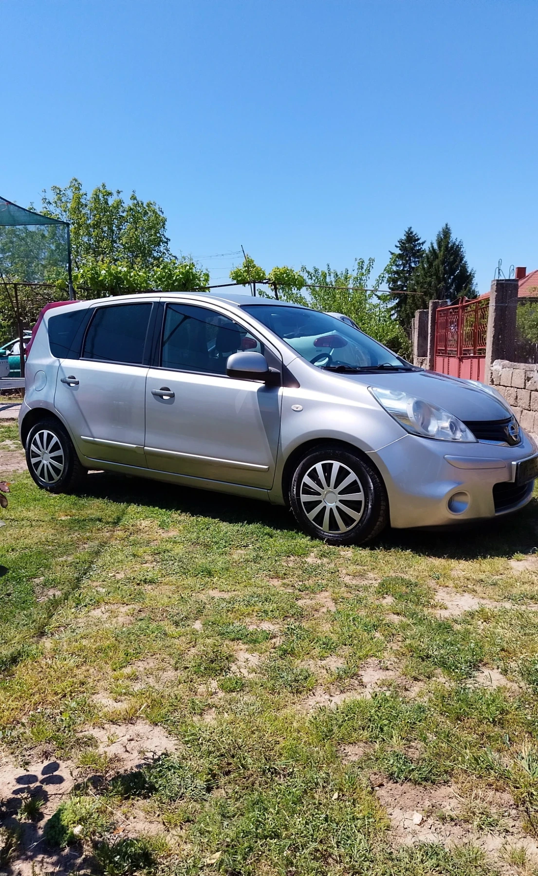 Nissan Note 1.4i 88кс, снимка 3 - Автомобили и джипове - 54852581