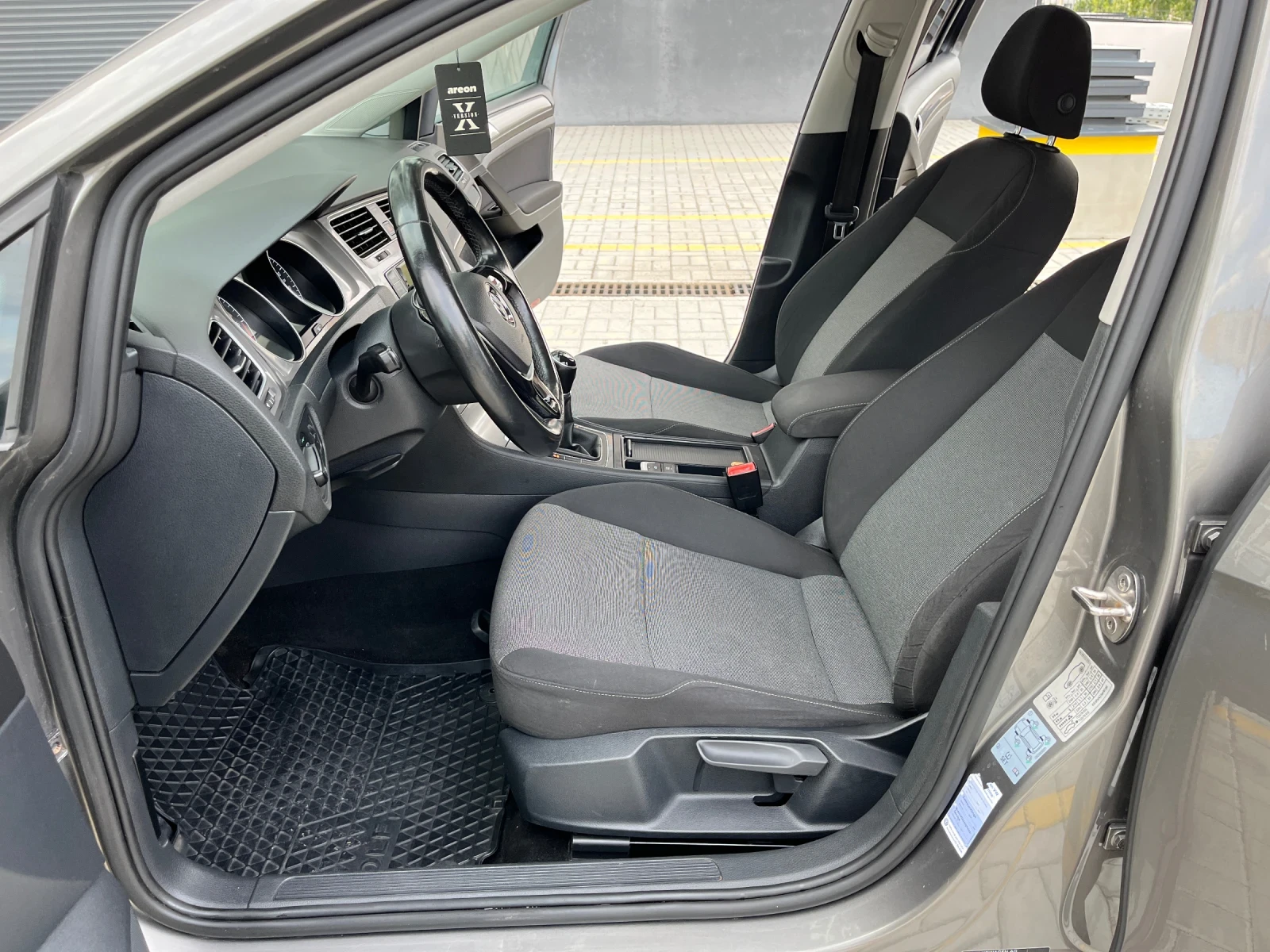 VW Golf 1.6TDI/110/2016Г, снимка 11 - Автомобили и джипове - 55238229
