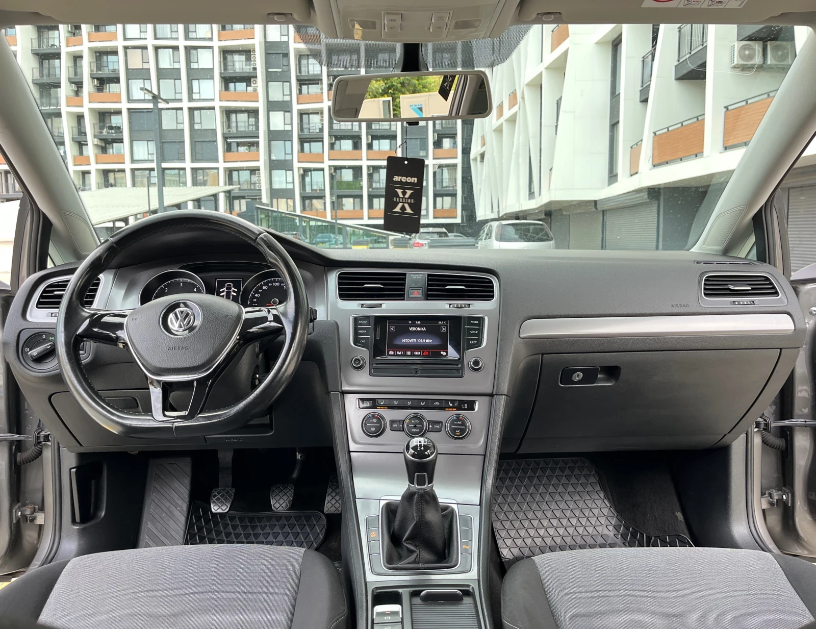 VW Golf 1.6TDI/110/2016Г, снимка 12 - Автомобили и джипове - 55238229