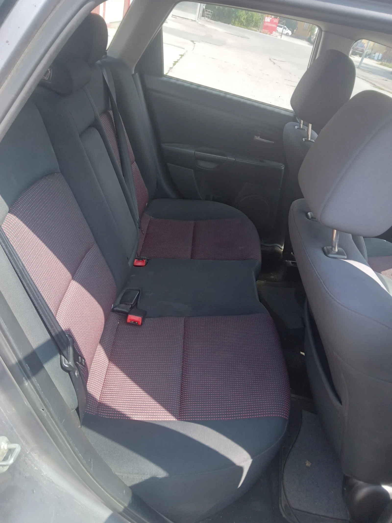 Mazda 3 1.6 DI, снимка 3 - Автомобили и джипове - 55505259