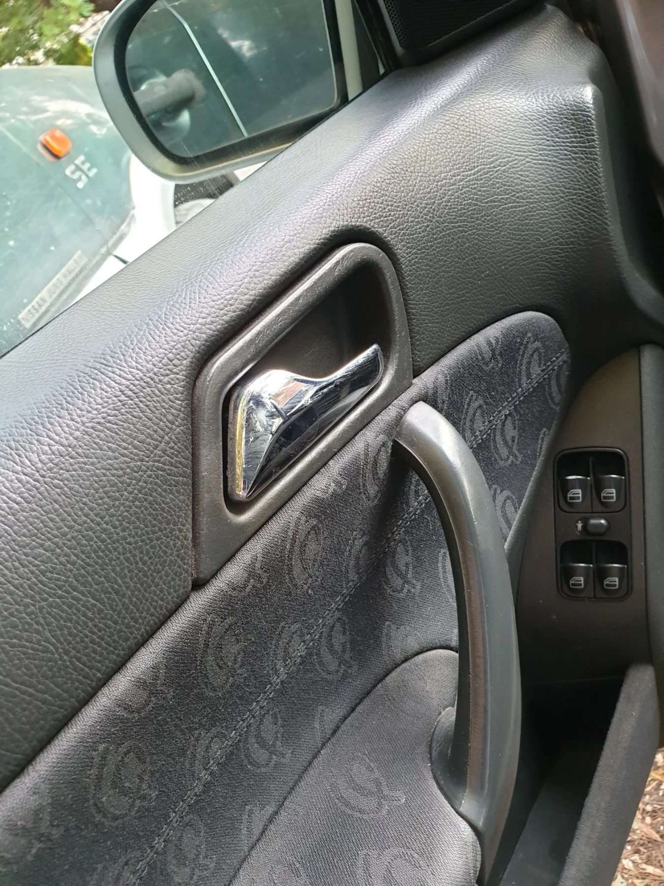 Mercedes-Benz C 220, снимка 5 - Автомобили и джипове - 55579570