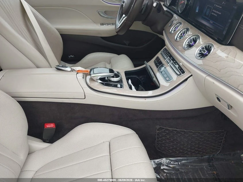Mercedes-Benz E 450 4MATIC* AMG* ПОДГРЕВ* ОБДУХВАНЕ* ПАНО* BURMESTER* , снимка 6 - Автомобили и джипове - 56105384