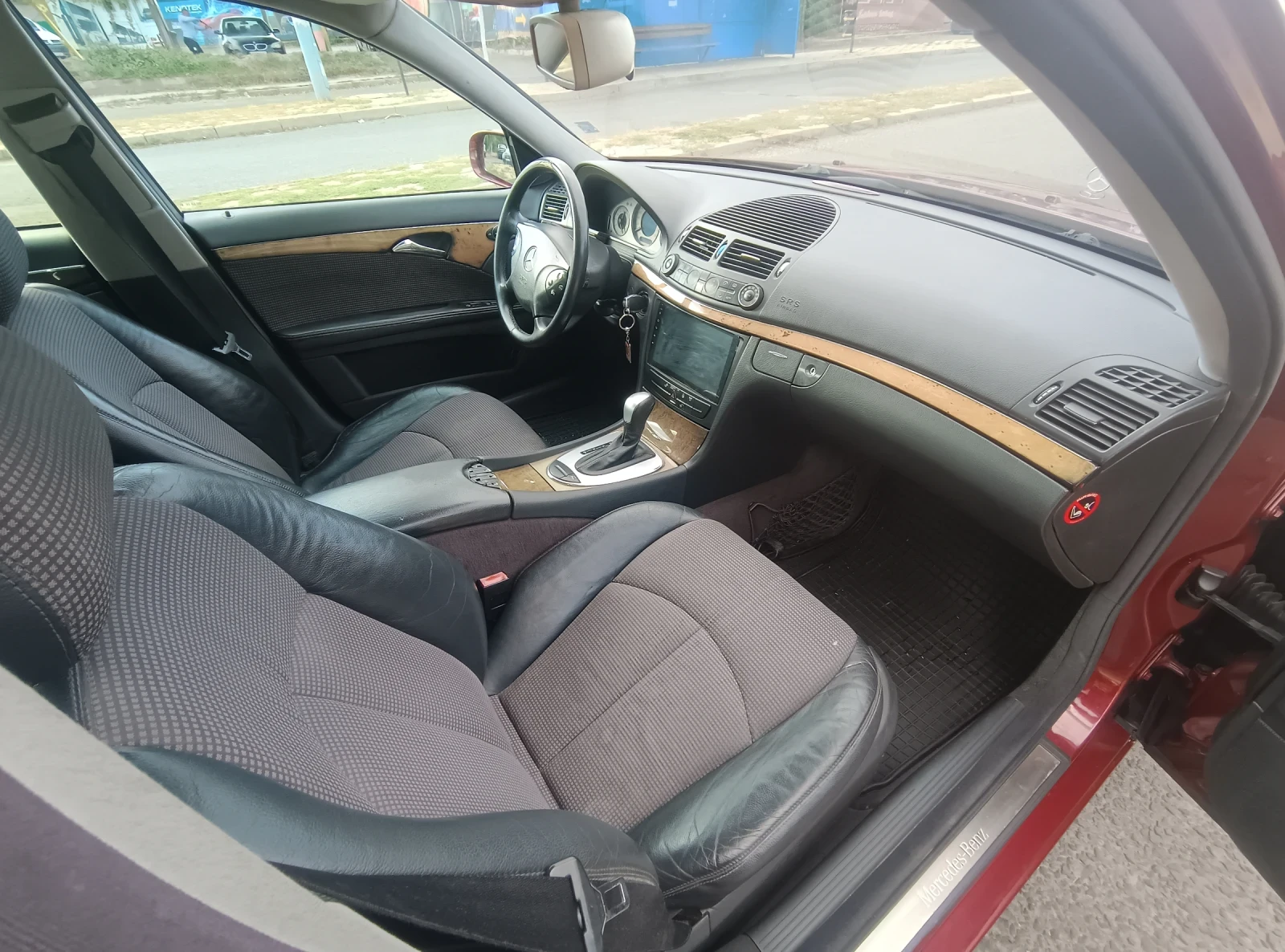 Mercedes-Benz E 270 2.7 CDI, снимка 7 - Автомобили и джипове - 56219223