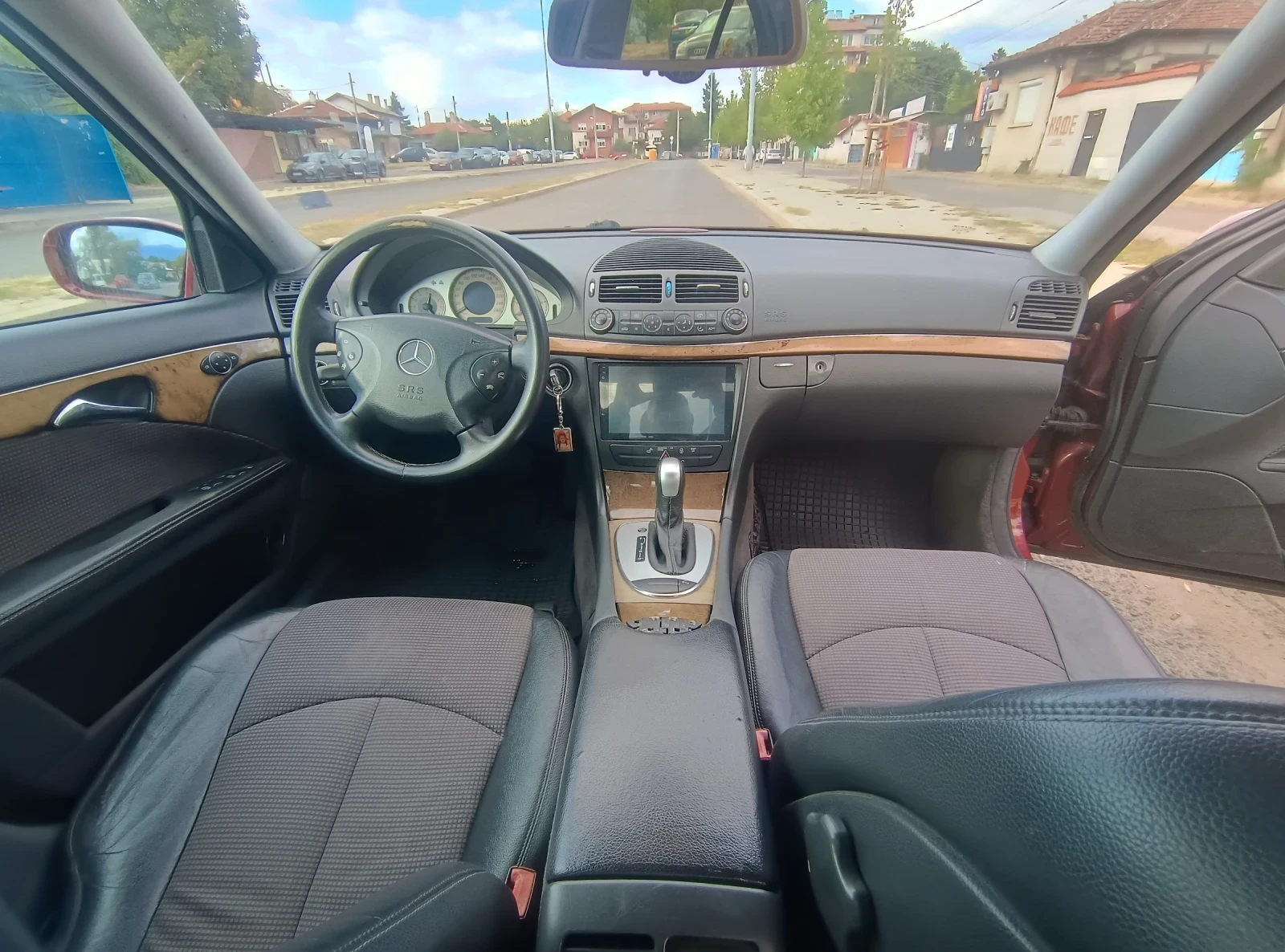 Mercedes-Benz E 270 2.7 CDI, снимка 9 - Автомобили и джипове - 56219223