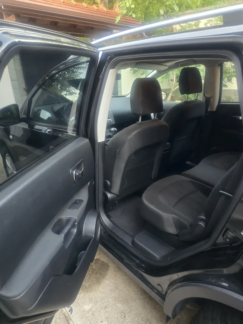 Nissan Qashqai 2.0 4x4 7-местен, снимка 11 - Автомобили и джипове - 49361393