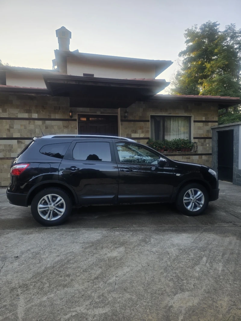 Nissan Qashqai 2.0 4x4 7-местен, снимка 3 - Автомобили и джипове - 49361393