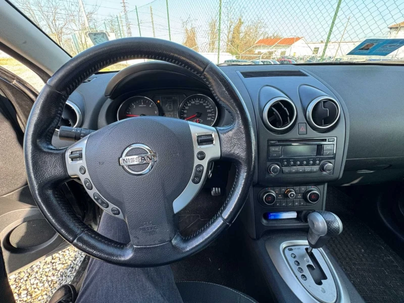 Nissan Qashqai 2.0 4x4 7-местен, снимка 5 - Автомобили и джипове - 49361393