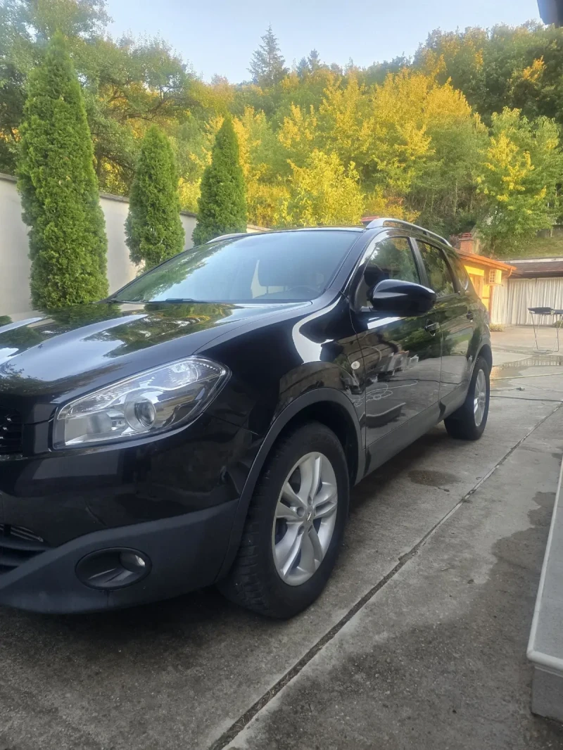 Nissan Qashqai 2.0 4x4 7-местен, снимка 8 - Автомобили и джипове - 49361393