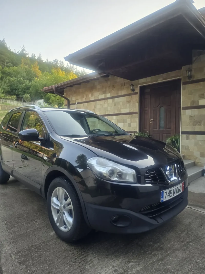 Nissan Qashqai 2.0 4x4 7-местен, снимка 2 - Автомобили и джипове - 49361393