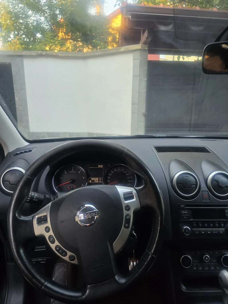 Nissan Qashqai 2.0 4x4 7-местен, снимка 9 - Автомобили и джипове - 49361393