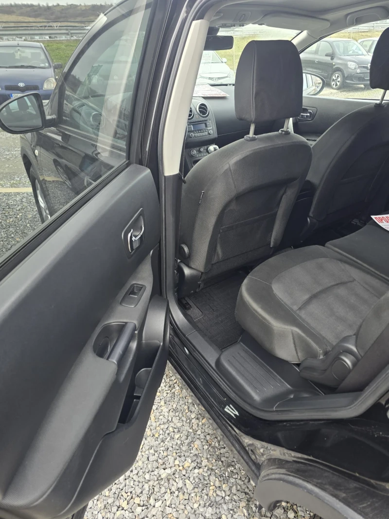 Nissan Qashqai 2.0 4x4 7-местен, снимка 9 - Автомобили и джипове - 49361393