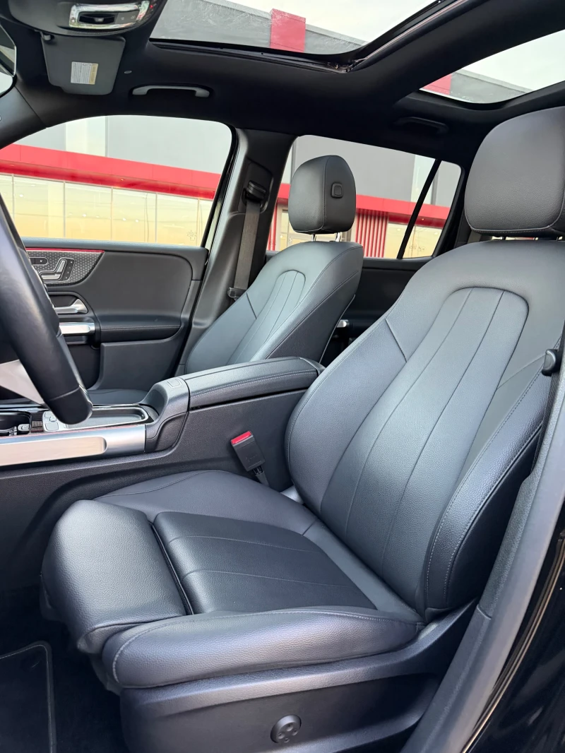Mercedes-Benz GLB AMG FULL 23000 km, снимка 14 - Автомобили и джипове - 52310784
