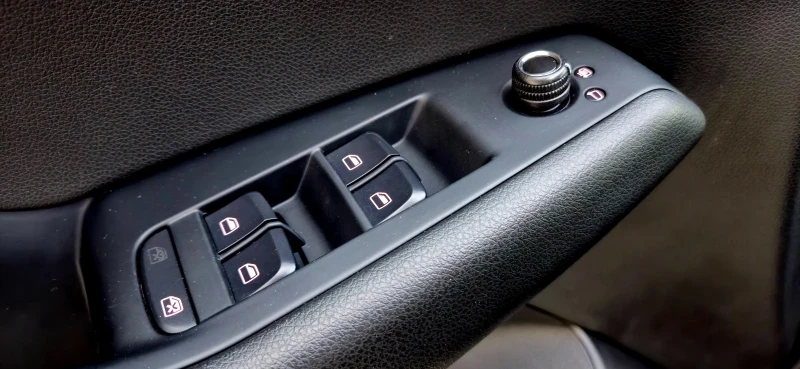 Audi Q5 3.0TDI, снимка 9 - Автомобили и джипове - 52449979