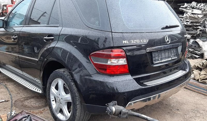 Mercedes-Benz ML 320 Airmatic, снимка 6 - Автомобили и джипове - 47402801