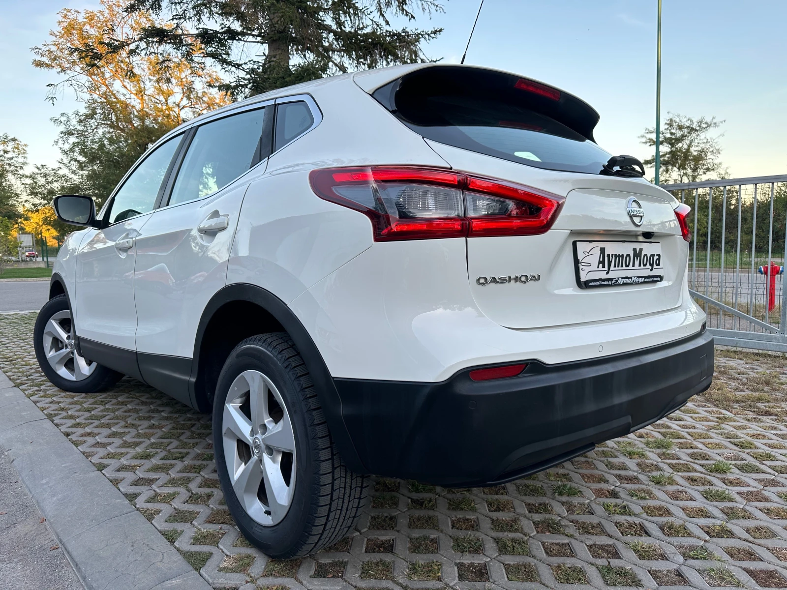 Nissan Qashqai 1.6 4X4 NAVI LED - изображение 2