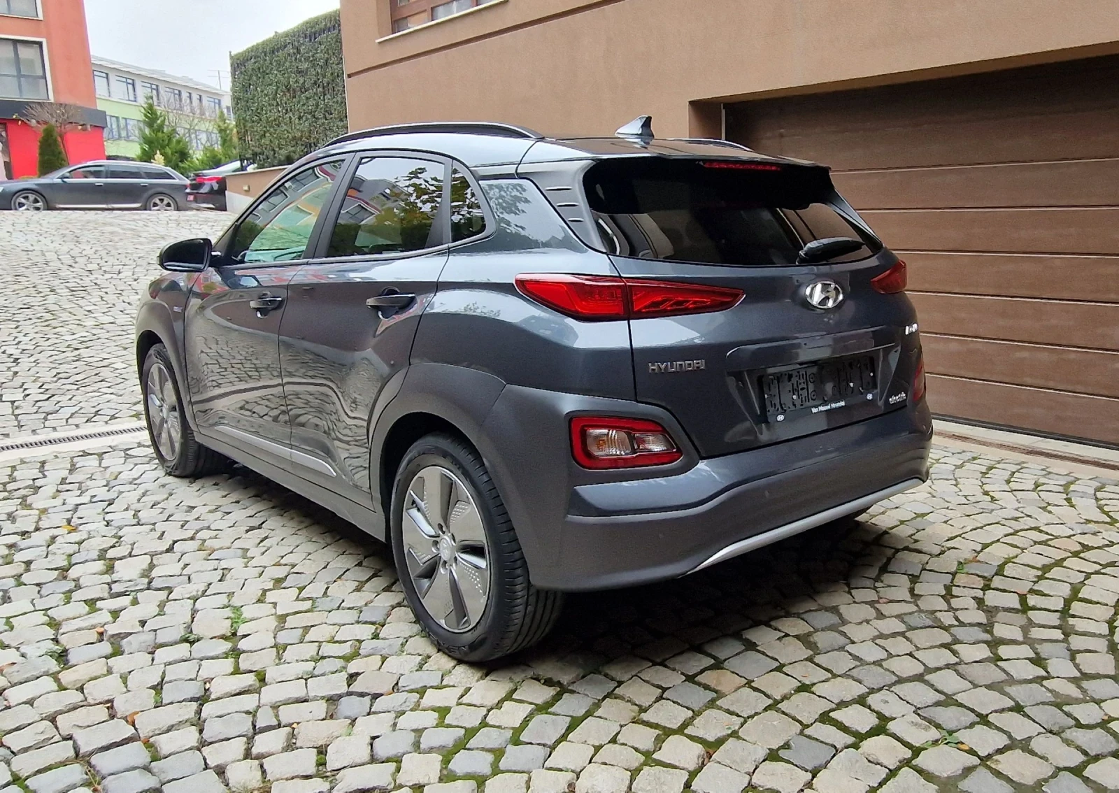 Hyundai Kona 64KW/ШИБЕДАХ/СЕРВИЗНА КНИЖКА - изображение 4