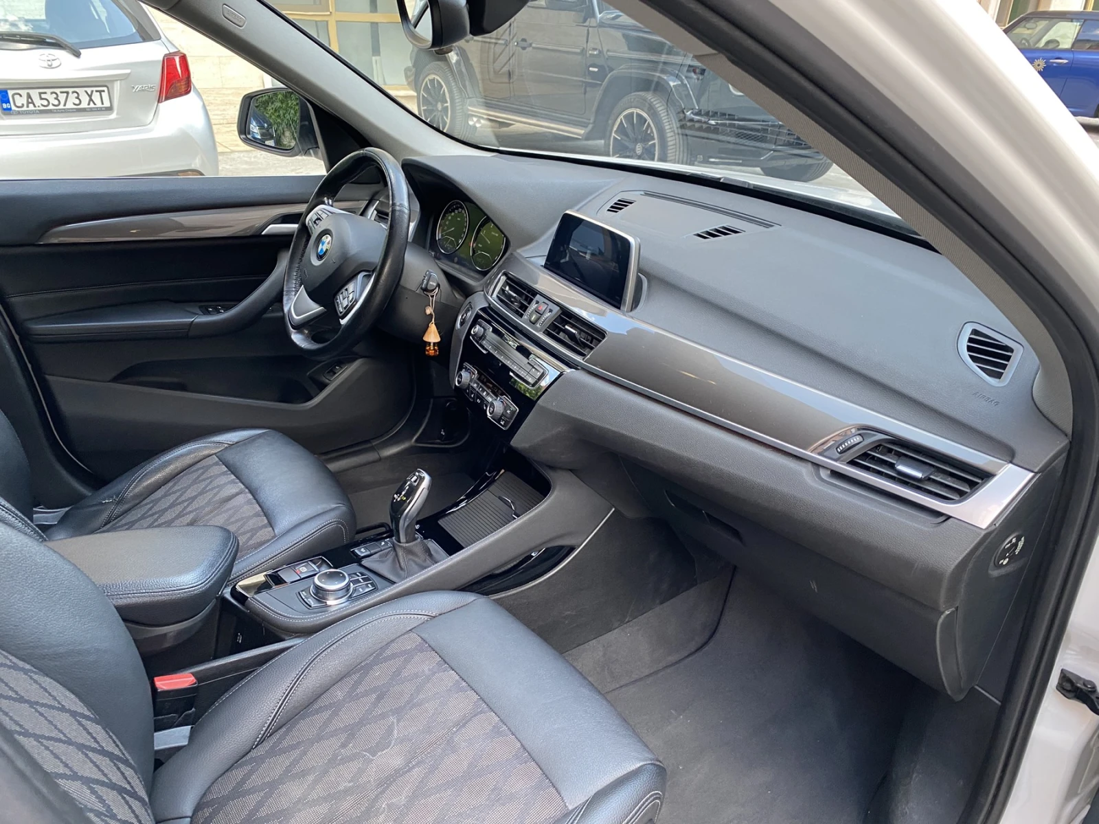 BMW X1 2.0d / xDrive / xLine / Distronic /  | Mobile.bg   11