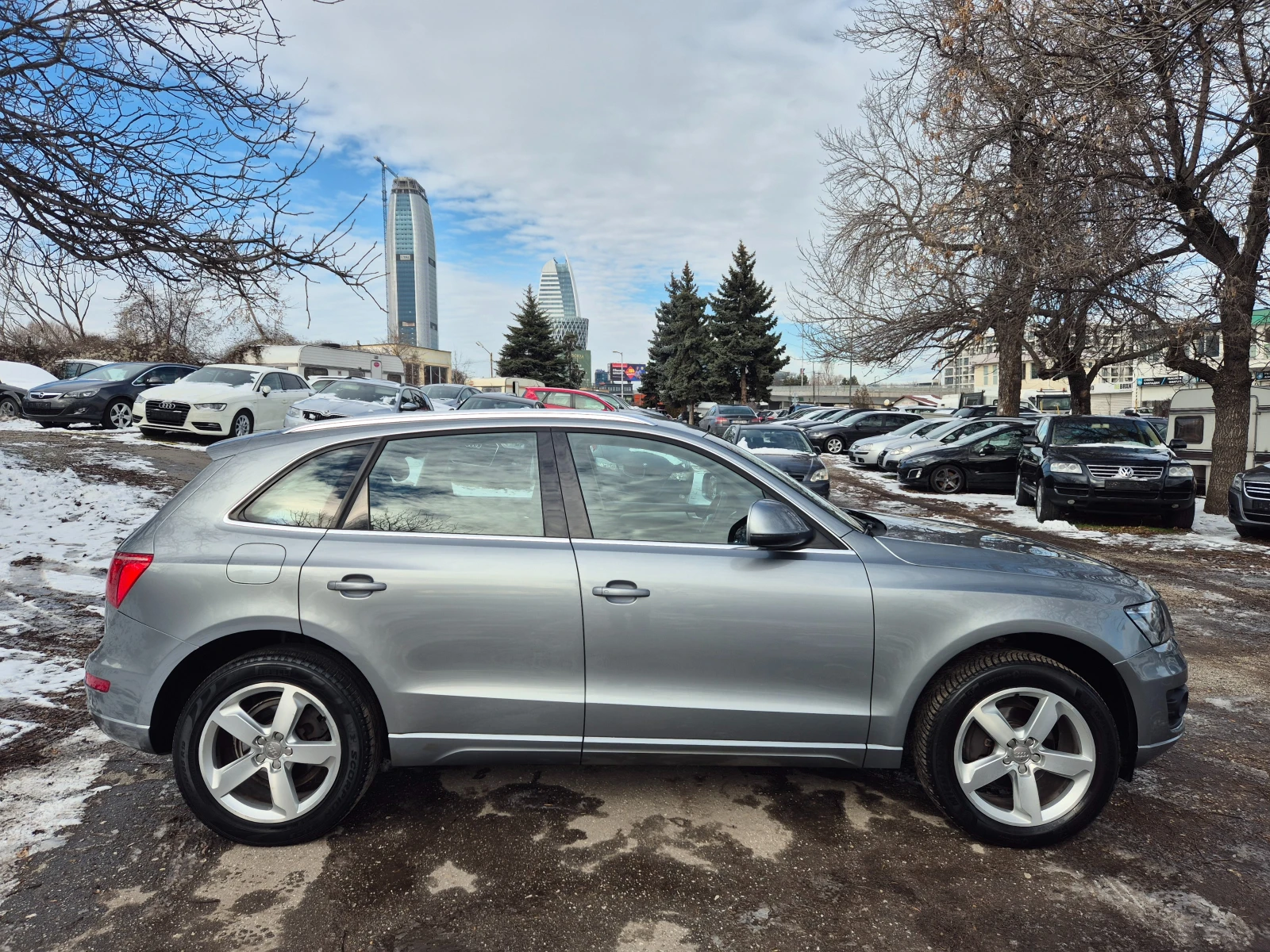 Audi Q5 2.0ТDI QUATTRO XENON  КОЖА 170к.с.4Х4 ВНОС ИТАЛИЯ  - изображение 4