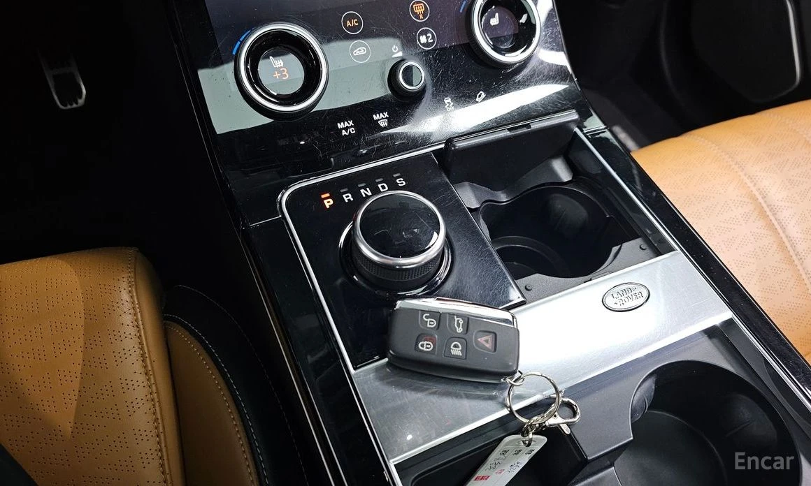 Land Rover Range Rover Velar 3.0D R-Dynamic HSE* 360 CAM* HEAD-UP* MERIDIAN* , снимка 15 - Автомобили и джипове - 53949561