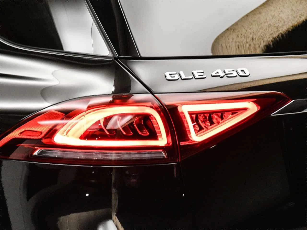 Mercedes-Benz GLE 450 *  4MATIC * CARFAX * Фиксирана цена до БГ * , снимка 8 - Автомобили и джипове - 54060160