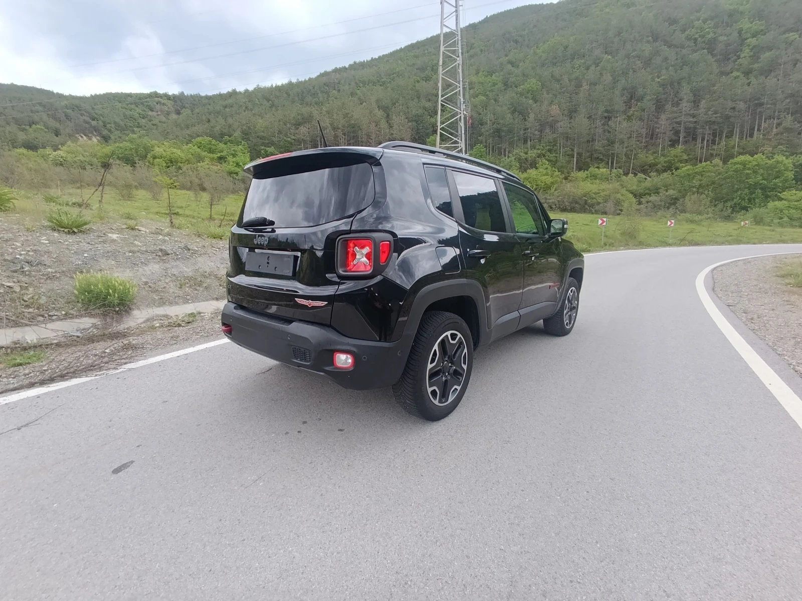 Jeep Renegade Trailhawk, снимка 4 - Автомобили и джипове - 54382422