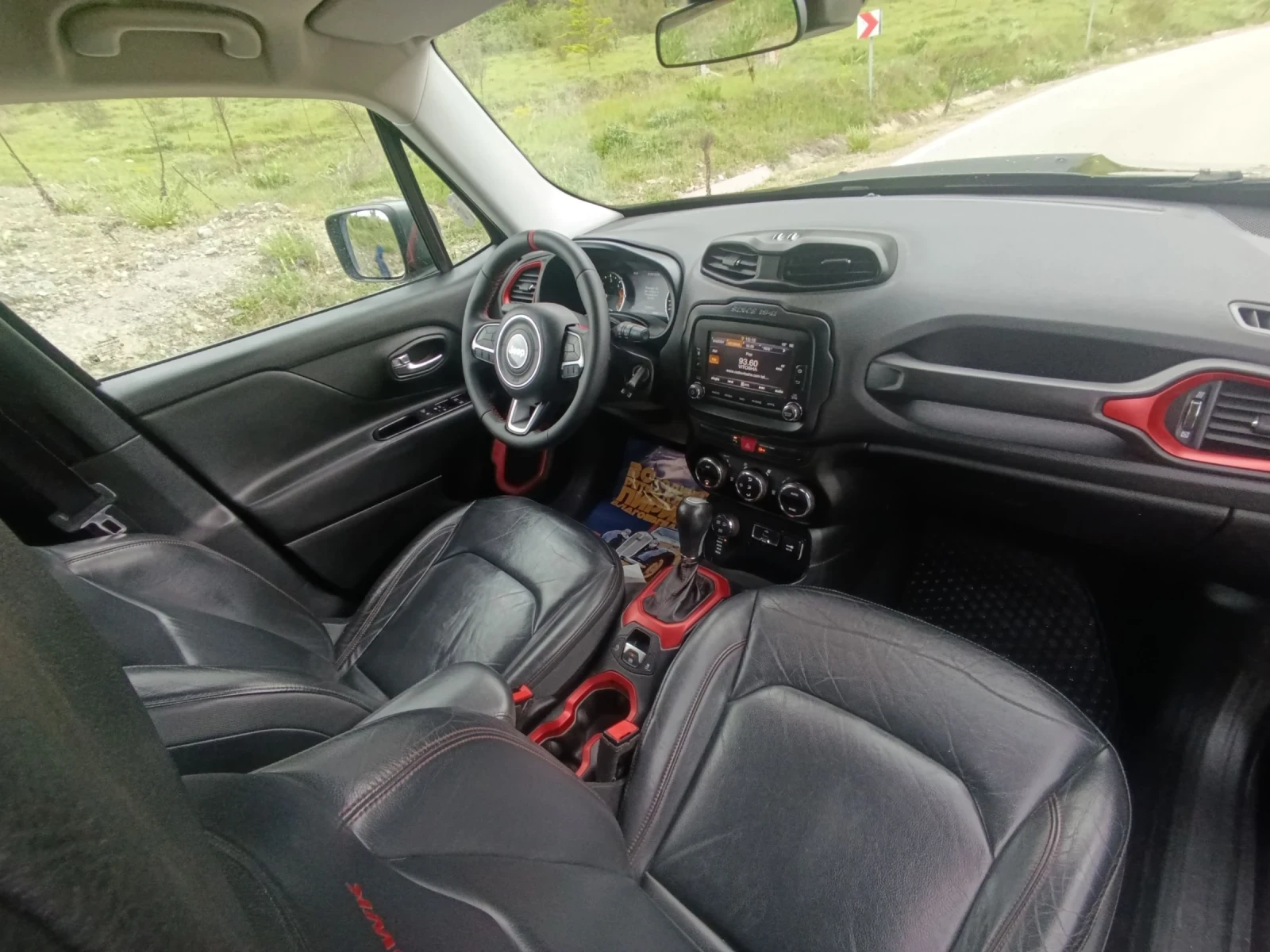 Jeep Renegade Trailhawk, снимка 10 - Автомобили и джипове - 54382422
