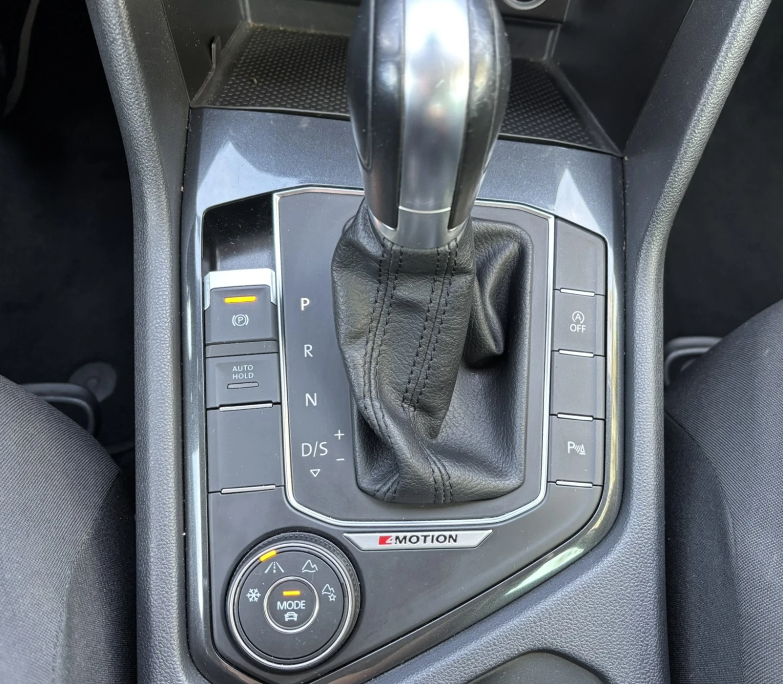 VW Tiguan Comfortline 2.0 TDI 4x4, снимка 13 - Автомобили и джипове - 54555215