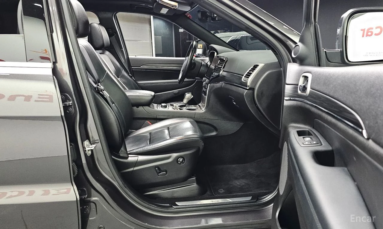 Jeep Grand cherokee LIMITED* 3.6* V6* 8ZF* ПОДГРЕВ* ОБДУХВАНЕ* КАМЕРА*, снимка 13 - Автомобили и джипове - 54640423