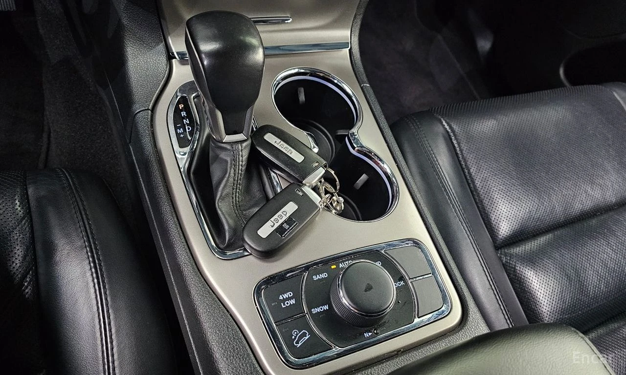 Jeep Grand cherokee LIMITED* 3.6* V6* 8ZF* ПОДГРЕВ* ОБДУХВАНЕ* КАМЕРА*, снимка 10 - Автомобили и джипове - 54640423