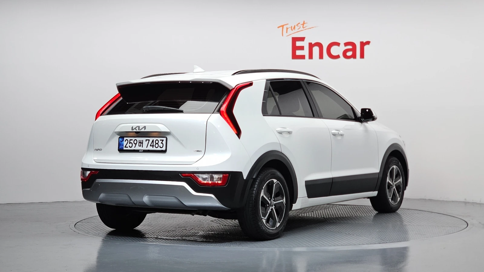 Kia Niro 1.6 Hybrid Trendy | Камера | Отопляем волан, снимка 2 - Автомобили и джипове - 55058057