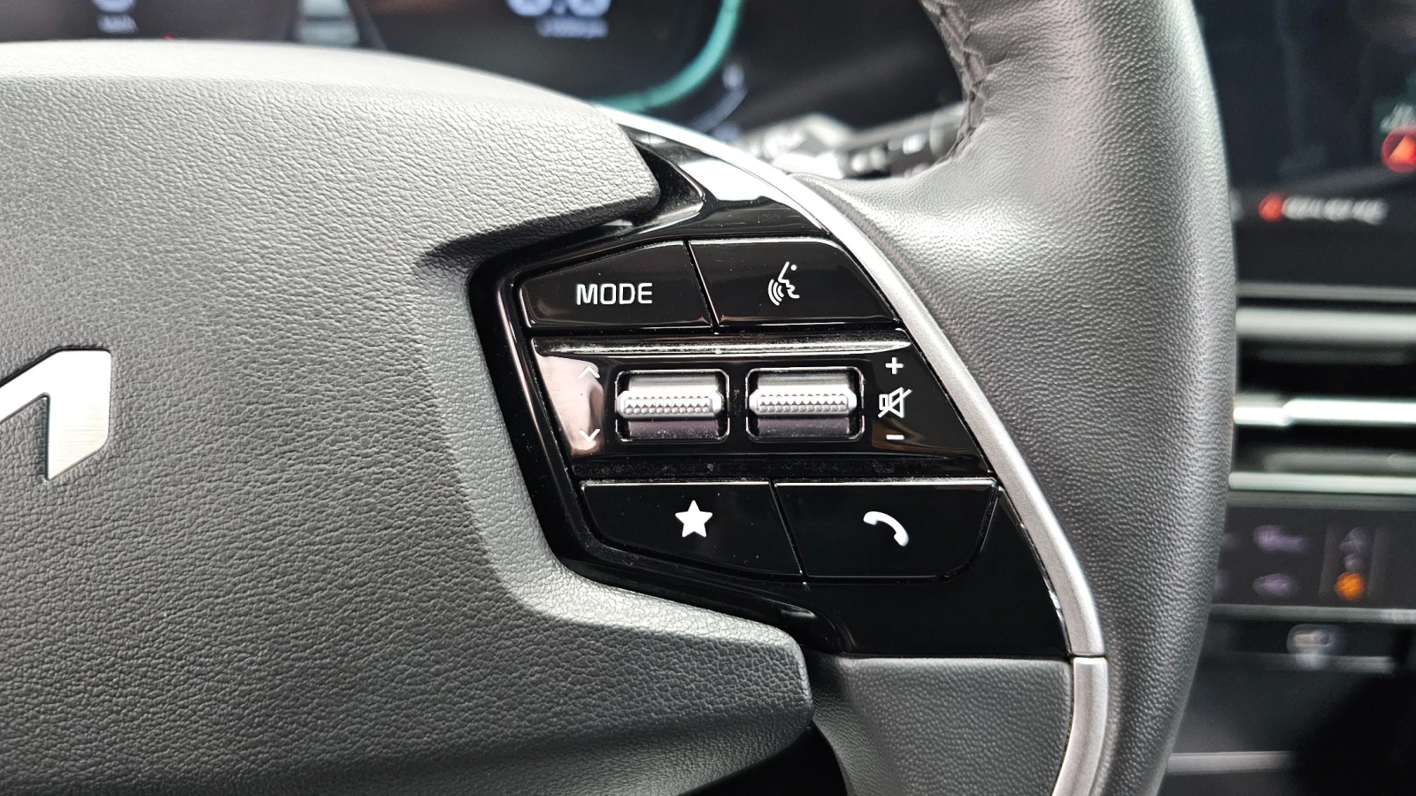 Kia Niro 1.6 Hybrid Trendy | Камера | Отопляем волан, снимка 12 - Автомобили и джипове - 55058057