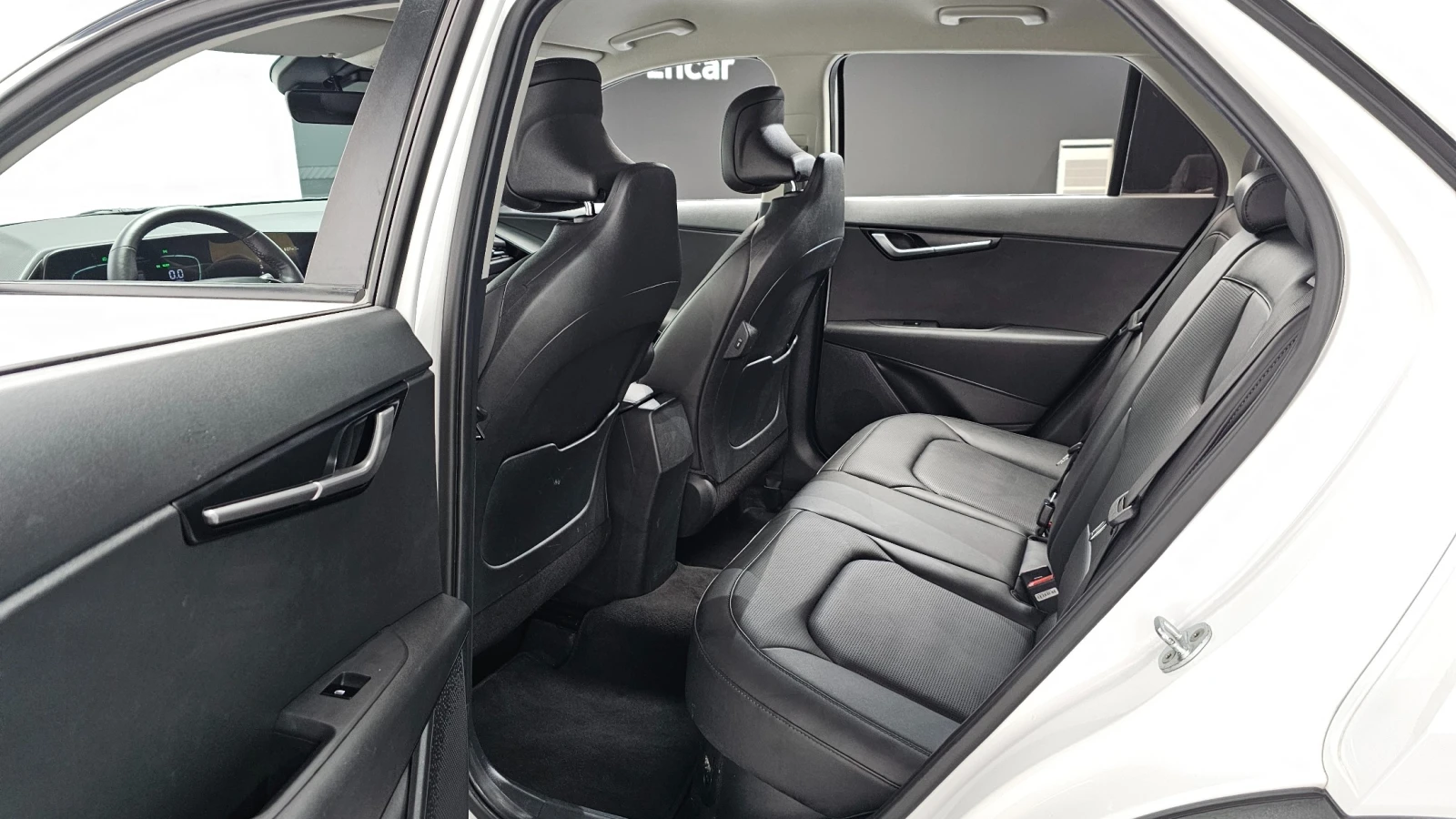 Kia Niro 1.6 Hybrid Trendy | Камера | Отопляем волан, снимка 15 - Автомобили и джипове - 55058057